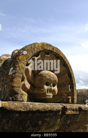 Tomba della balla in St.Mary's sagrato, Swinbrook, Oxfordshire, England, Regno Unito Foto Stock