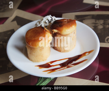 Piononos tipico dolce con torte da Santa Fe, provincia di Granada, Spagna Foto Stock