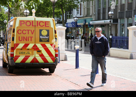 Tvcc di polizia van parcheggiato nel centro di Eastbourne Sussex Foto Stock