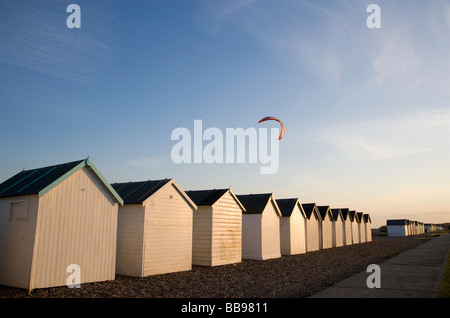 Il kite surf e cabine Foto Stock