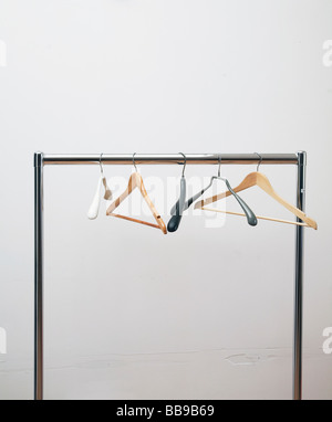 Staffe su una rotaia Foto Stock