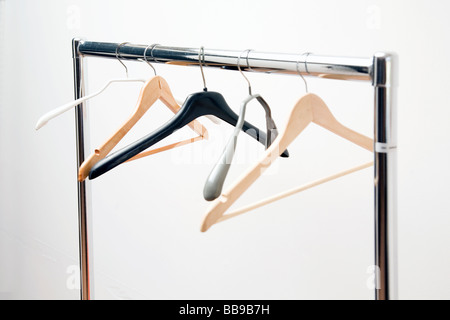 Staffe su una rotaia Foto Stock