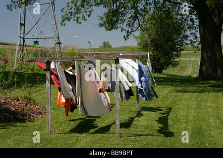 Agriturismo il giorno del lavaggio in primavera, una bassa impronta di carbonio alternativa Foto Stock