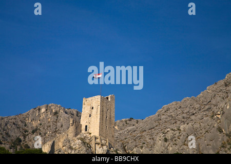 Peovica Mirabella XIII secolo la fortezza in Omis Dalmazia Croazia Dalmazia Foto Stock