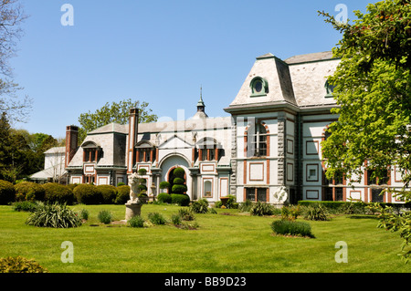 Esterno del 'Belcourt Castle' Mansion si trova sul "Bellevue Avenue 'nella storica 'Newport Rhode Island " STATI UNITI D'AMERICA Foto Stock