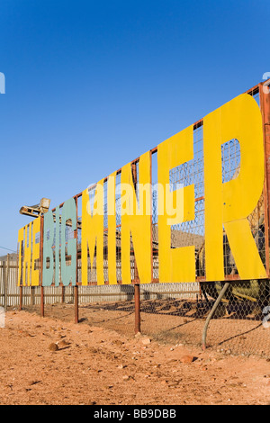 Il grande minatore - un'azienda specializzata in opali, fossili e gioielli. Coober Pedy, South Australia, Australia Foto Stock