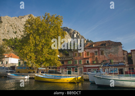 Fiume Cetina in estate sole Omis Dalmazia Croazia Dalmazia Foto Stock