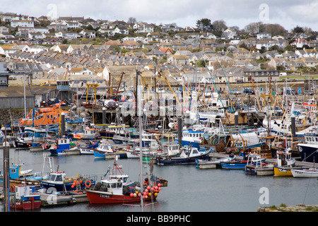 Barche da pesca nel Porto di Newlyn, Newlyn Penzance Cornwall Foto Stock