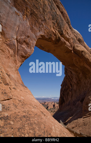 Arco di partizione nel giardino Devils area di Arches National Park nello Utah Foto Stock