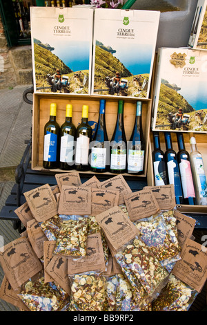 Vini e prodotti tipici delle Cinque Terre Manarola provincia di La Spezia Foto Stock
