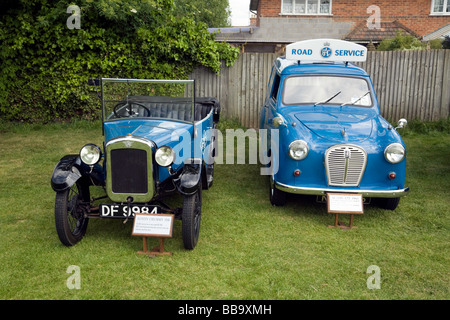 Austin Chummy e Austin A35 RAC vecchi veicoli di soccorso ; Il Wallingford classico auto da rally, Oxfordshire, Regno Unito Foto Stock