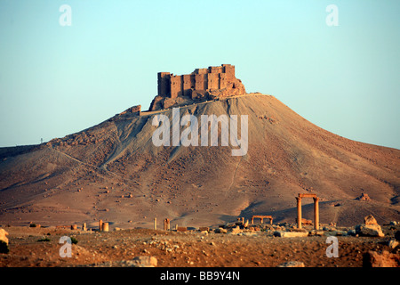 Il castello arabo Qalaat Ibn Maan Palmyra Siria Foto Stock