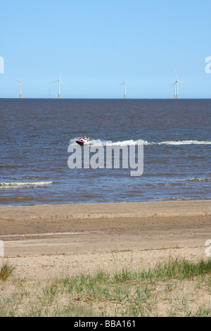 Un centrali eoliche offshore Lincolnshire, England, Regno Unito Foto Stock