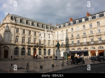 Vista esterna di piazza fuori ufficio postale La Rochelle Francia Maggio 2009 Foto Stock