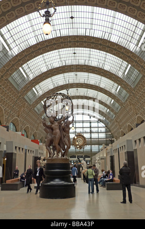 Il Musee d'Orsay a Parigi una delle più importanti gallerie d'arte di Parigi un ex stazione ferroviaria Foto Stock