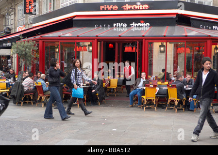 La vita notturna di Parigi Foto Stock