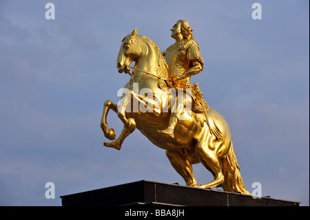 Goldener Reiter, golden rider, statua equestre di Augusto II il Forte di Sassonia, Dresda, Libero Stato di Sassonia, Germania, e Foto Stock