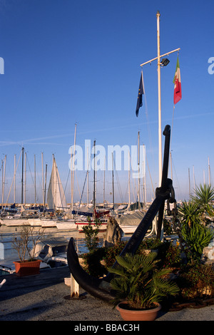 Italia, Marche, San Benedetto del Tronto, porto Foto Stock