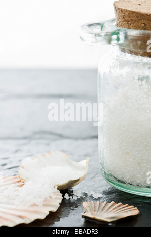 I sali da bagno e conchiglie di mare Foto Stock