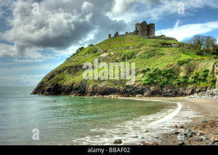 Criccieth Castle e la spiaggia, il Galles del Nord Foto Stock