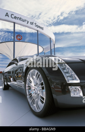 Cadillac sedici concept car nel 2005 al Festival di Goodwood di velocità, West Sussex Foto Stock