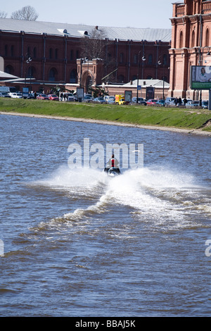 Acqua scooter nel centro di San Pietroburgo Russia Foto Stock