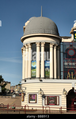 Teatro Alhambra Bradford costruito nel 1914 e ristrutturato nel 1986 è splendore di Edwardian music hall era. Foto Stock