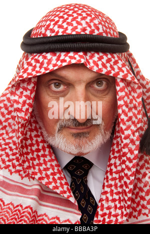https://l450v.alamy.com/450vit/bbba3p/l-uomo-indossando-il-tradizionale-copricapo-arabo-bbba3p.jpg