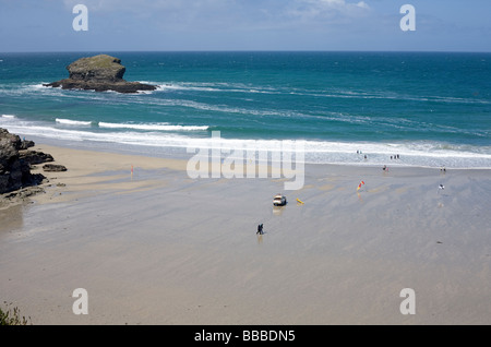 Alta sopra la spiaggia Portreath e Gull rock, Cornwall Regno Unito. Foto Stock