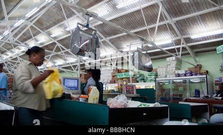 Supermercato moderno check out Basseterre St Kitts Foto Stock