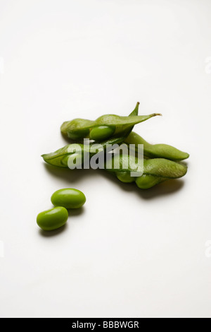 Più verde edamame fagioli con pea pod rotto Foto Stock