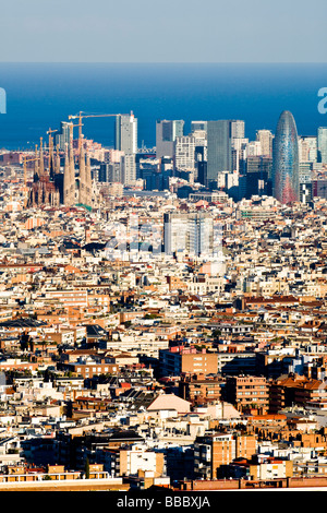 La Sagrada Familia, la Torre Agbar e Diagonal Mar sviluppo Foto Stock