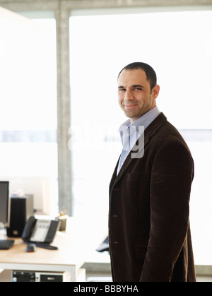 Ritratto di business man in office Foto Stock