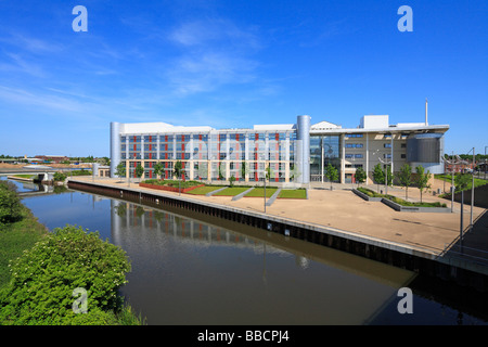 Doncaster College, il mozzo e il lungomare, Doncaster, South Yorkshire, Inghilterra, Regno Unito. Foto Stock