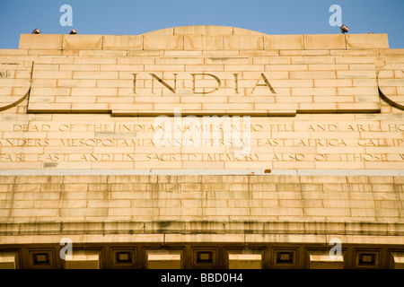 Iscrizione sulla parte superiore della porta dell'India, New Delhi, Delhi, India Foto Stock