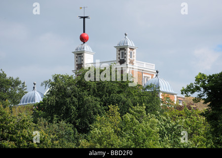 Ora di Greenwich palla su di Flamsteed House Greenwich Londra Inghilterra REGNO UNITO Foto Stock