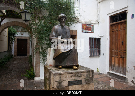 Statua di Mosè Maimonide o Rambam nel Quartiere Ebraico a Cordoba Spagna Foto Stock