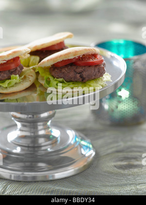 Mini hamburger in tasche di pita Foto Stock