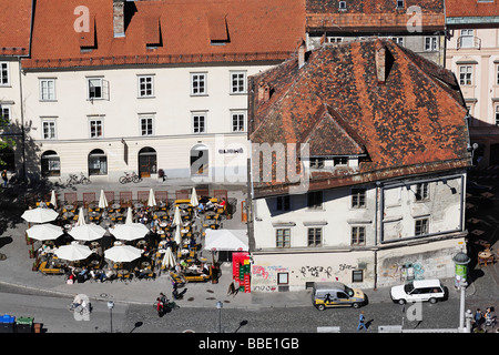 Outdoor Cafe visto da Ljubljanski Grad castello Ljubljana Slovenia Foto Stock