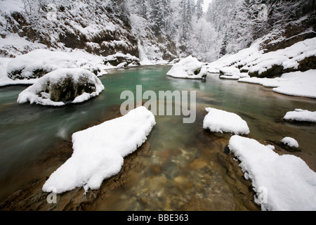 Brandenberg, Brandenberger Ache river, Tiefenbach Gorge in inverno, Tirolo del nord, Austria, Europa Foto Stock