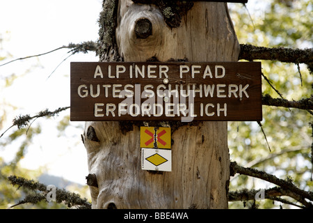 Segno su un percorso a monte Feldberg nella Foresta Nera in Germania, Europa Foto Stock