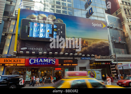 Una pubblicità tramite Affissioni Sprint servizi di telefonia cellulare e telefoni in Times Square a New York Foto Stock