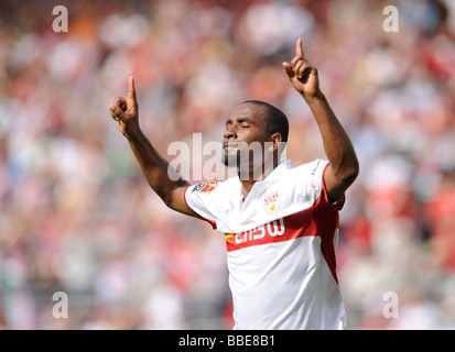 Cacau, VfB Stuttgart, celebrando un obiettivo a occhi chiusi Foto Stock