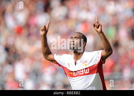 Cacau, VfB Stuttgart, celebrando un obiettivo a occhi chiusi Foto Stock