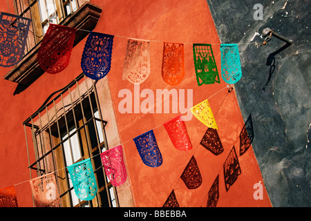 Papel Picado decorazioni, San Miguel De Allende, Guanajuato, Messico Foto Stock