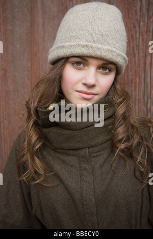 Ritratto di ragazza adolescente in una fattoria a Hillsboro, Oregon, Stati Uniti d'America Foto Stock