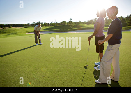 Amici per giocare a golf, Burlington, Ontario, Canada Foto Stock