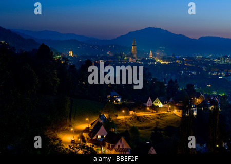 Panorama, in serata, Freiburg im Breisgau, Baden-Württemberg, Germania, Europa Foto Stock