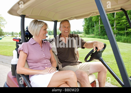 Accoppiare la guida carrello da golf, Burlington, Ontario, Canada Foto Stock