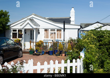 Regno Unito Inghilterra Norfolk California originali in legno incorniciata clifftop chalet in condizione migliorata Foto Stock